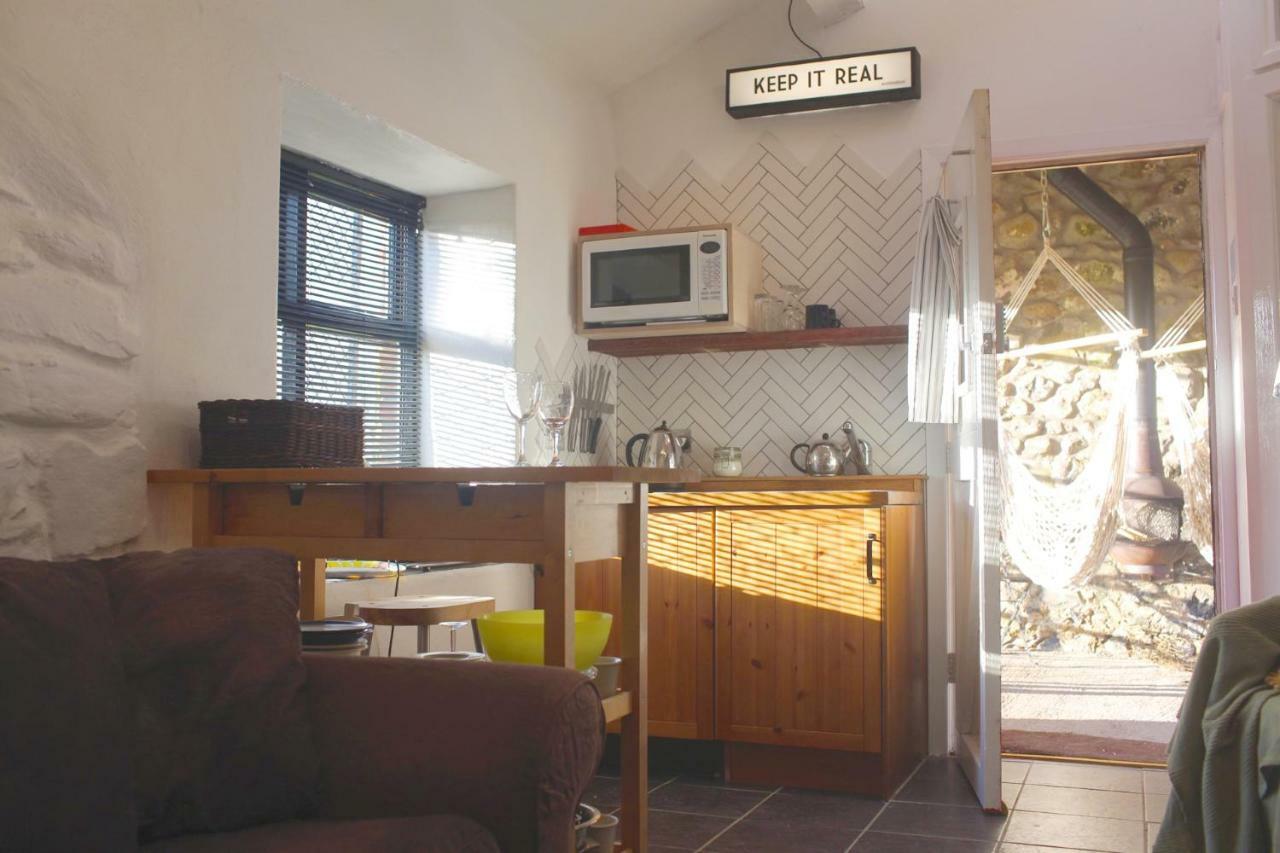 The Cupboard Apartment Armoy Bagian luar foto
